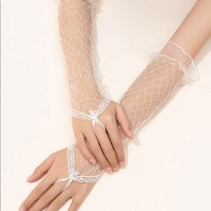 Lace Bridal Gloves
